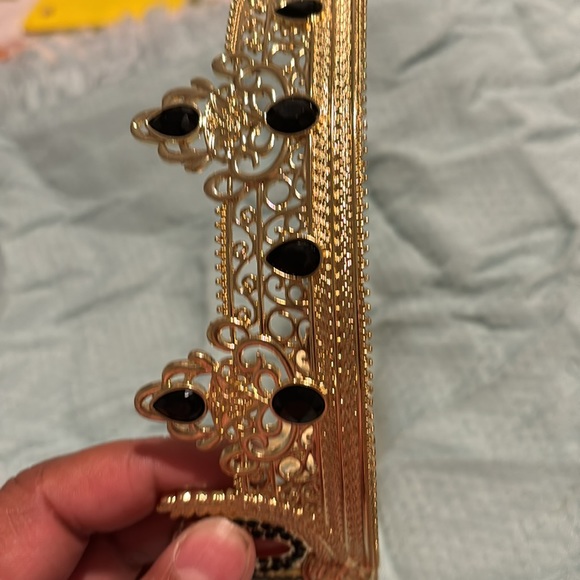 Crown - Picture 4 of 6